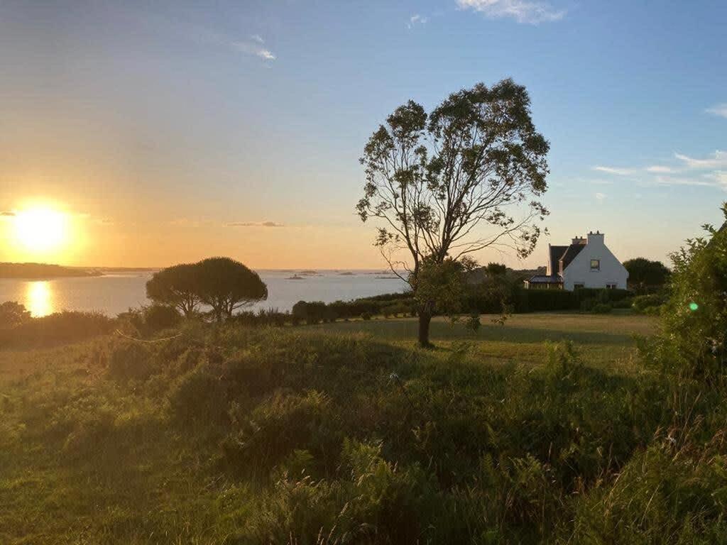 Kermartin - Maison De Famille Avec Vue Sur La Baie De Morlaix Plouézocʼh Eksteriør bilde