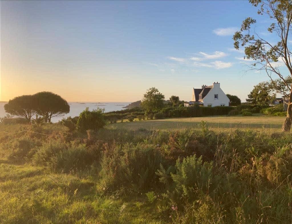 Kermartin - Maison De Famille Avec Vue Sur La Baie De Morlaix Plouézocʼh Eksteriør bilde